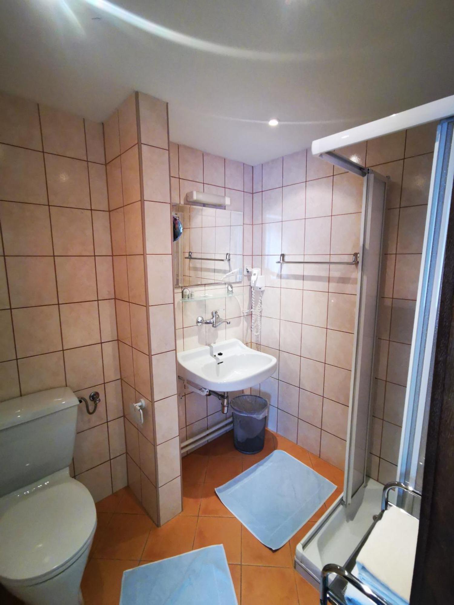 Gasthof Zur Sonne Uebelbach Luaran gambar